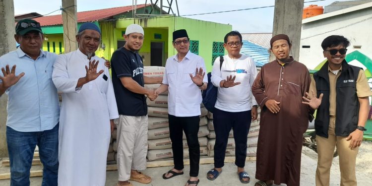 Abdul Rasak Berikan Bantuan Pembangunan Masjid Nur Ikhlas Anawai