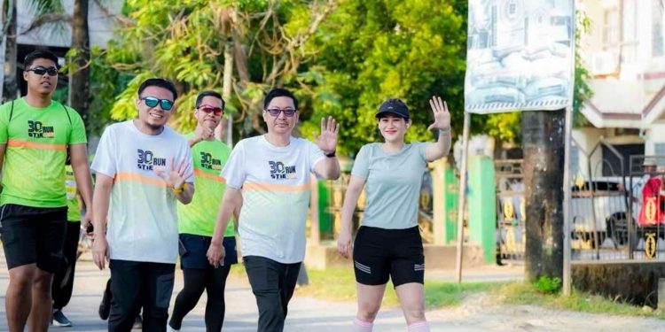 Pentingya Hidup Sehat, Rasak-Afdhal Hadiri Kegiatan Run 30 Tahun STIE 66 Kendari