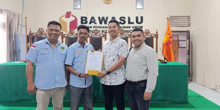 Tim ASR-Hugua Laporkan Mantan Gubernur Sultra ke Bawaslu Sulawesi Tenggara