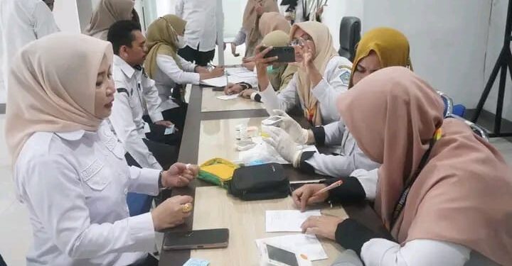 ASN Sekretariat DPRD Kota Kendari Menjalani Pemeriksaan Kesehatan
