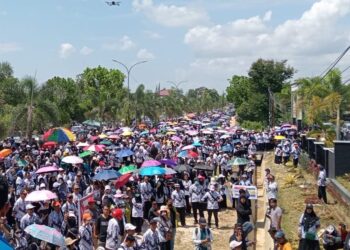 Ribuan Guru, Masyarakat dan Ormas Kawal Sidang Supriyani di Pengadilan Andoolo