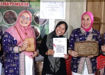 Dekranasda Kota Kendari Kunjungi Sejumlah Rumah Industri Kreatif