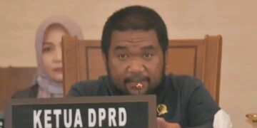 Ketua DPRD Kota Kendari Dukung LaMidi Dalam Transparansi Pelayanan Publik di Kelurahan