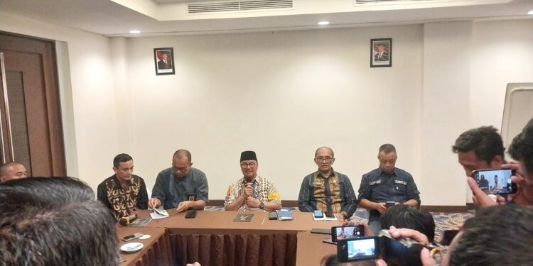 Bupati Surunuddin Tegaskan Pencopotan Camat Baito Tidak Ada Kaitannya Dengan Kasus Supriyani