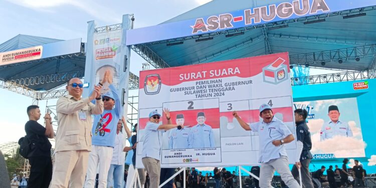 ASR Ucapkan Terima Kasih dan Contohkan Cara Mencoblos ASR-Hugua Dihadapan Ribuan Masyarakat