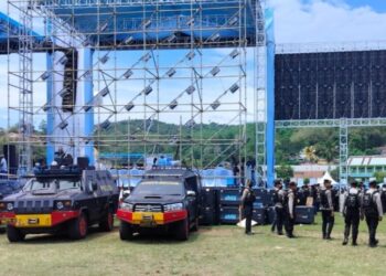 Ratusan Personel Kepolisian Amankan Pesta Rakyat Bersama ASR-Hugua di Lapanga  Benu-Benua Kendari
