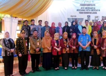 Pj Sekda Sukirman Buka Panen Karya P5 di SDN 1 Kendari