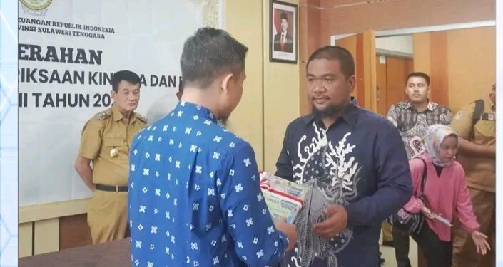 Ketua DPRD Kota Kendari Terima Laporan Hasil Pemeriksaan Kinerja Dari BPK RI