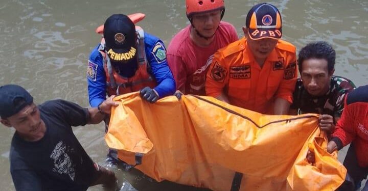 Basarnas Temukan Bocah 9 Tahun yang Tenggelam di Saluran Irigasi Meninggal Dunia
