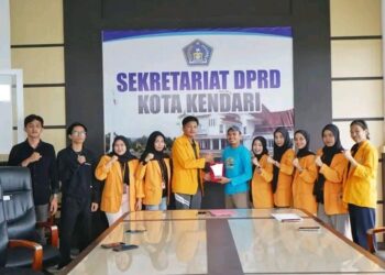 Sekretariat DPRD Kota Kendari Melepas Mahasiswa Magang Jurusan Ilmu Komunikasi UHO