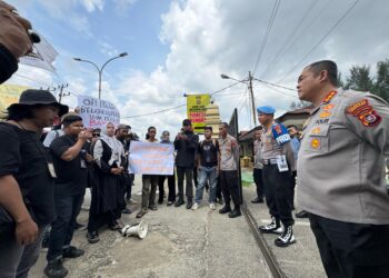 AJI Kendari-IJTI Sultra Gelar Aksi Unjuk Rasa Protes 2 Jurnalis Dipaksa Jadi Saksi