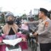 Polresta Kendari Berbagi Takjil di Bulan Ramadan