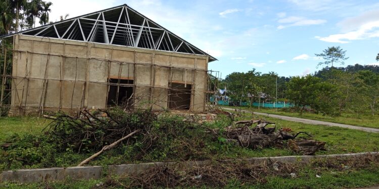 Tak Kunjung Selesai, Penyedia Pembangunan Puskesmas Wolasi Diblacklist