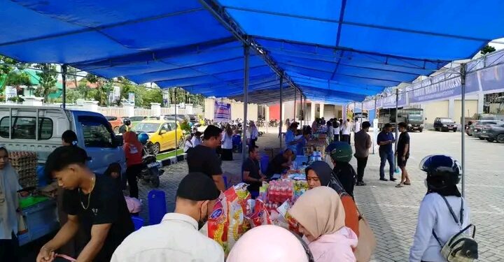 Pemkot Kendari Gelar Pasar Murah di di Pelataran Kantor Wali Kota