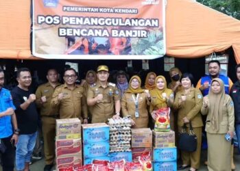 ASN Pemkot Kendari Kompak Bantu Korban Banjir di Kali Wanggu