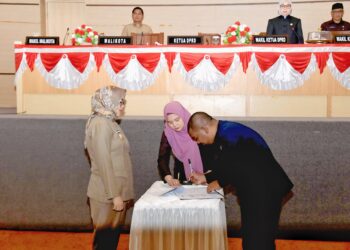 Tujuh Fraksi DPRD Setujui Raperda Pertanggungjawaban APBD 2024 Kota Kendari Dijadikan Perda
