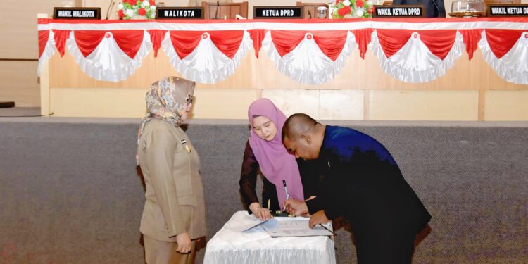 Tujuh Fraksi DPRD Setujui Raperda Pertanggungjawaban APBD 2024 Kota Kendari Dijadikan Perda