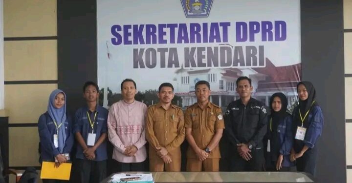 Sekretariat DPRD Kota Kendari Terima Siswa Magang SMKN 7 Kabupaten Muna