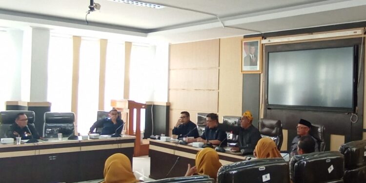Komisi III DPRD Kota Kendari Rapat Soal Dugaan Pungli Seragam Sekolah SD dan SMPN