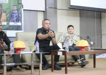 Rajab Jinik dan Fadal Rahmat Jadi Pembicara Dalam Dialog Sekolah Legislatif Mahasiswa FISIP UHO