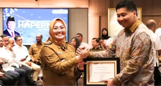 Kendari Raih Penghargaan Kota Terbaik Pembebasan PBG untuk Masyarakat Berpenghasilan Rendah