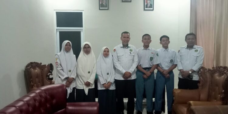 Lima Siswa MAN 1 Kendari Ikuti Akademi Keluarga Indonesia 2025
