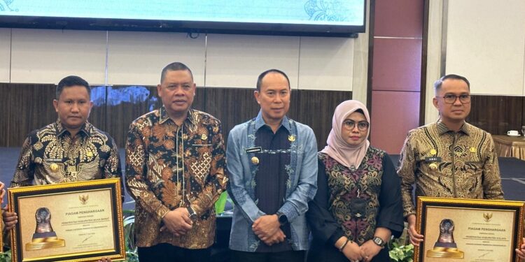 Peduli Tenaga Kerja, Muna Barat Raih Penghargaan Paritrana Award 2025