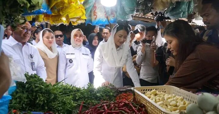 Wamendag dan Wali Kota Pastikan Harga Sembako Stabil di Kota Kendari