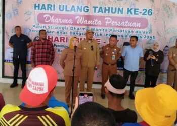 Wali Kota Kendari Naikkan Gaji Petugas Kebersihan
