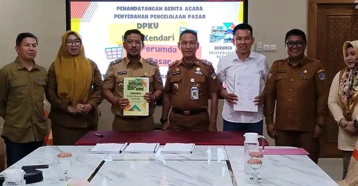 Pemkot Kendari Serahkan Pengelolaan Pasar ke Perumda Pasar