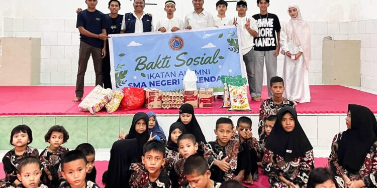 IKA SMA Negeri 10 Kendari Gelar Bakti Sosial di Panti Asuhan Al-Ikhlas Baruga
