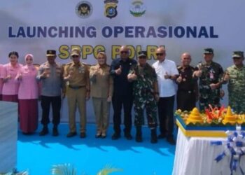 Guberur Sultra Andi Sumangerukka Resmikan SPPG Polri di Polresta Kendari