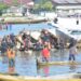 Pemkot Bersihkan Bangkai Kapal di Teluk Kendai Persiapan Event Internasional UCLG ASPAC