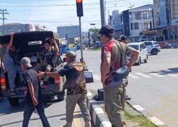 Dinas Sosial Kota Kendari Tertibkan Aktivitas Masyarakat di Lampu Merah