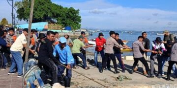 Sekretariat DPRD Kendari Ikut Pembersihan Bangkai Kapal di RTH Papalimba Sebagai Venue UCLG ASPAC 2026