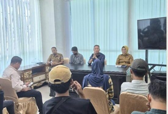 Sekda Kota Kendari Mediasi Perselisihan PT TAS dan Karyawan di PHK