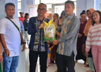 Pemkot Kendari Salurkan Bantuan Peduli Warga Terdampak Banjir di Kelurahan Punggolaka