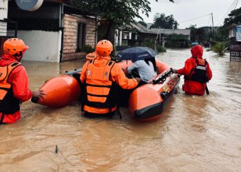 Basarnas Kerahkan Personel Bantu Evakuasi Korban Banjir di Kota Kendari