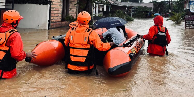 Basarnas Kerahkan Personel Bantu Evakuasi Korban Banjir di Kota Kendari
