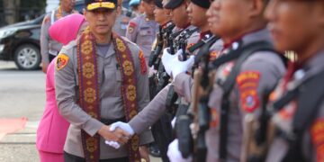 Polda Sultra Sambut Kedatangan Kapolda Baru Irjen Pol. Dr. Himawan Bayu Aji