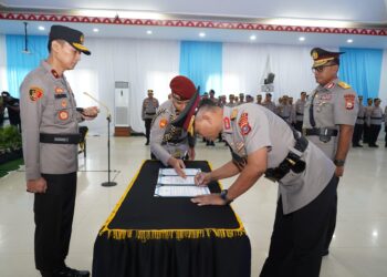 Kapolda Sultra Pimpin Sertijab Wakapolda Brigjen Pol. Budi Hermawan, Resmi Bertugas di Polda Sultra