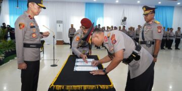 Kapolda Sultra Pimpin Sertijab Wakapolda Brigjen Pol. Budi Hermawan, Resmi Bertugas di Polda Sultra