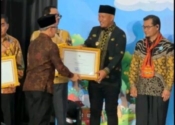 Pemkot Kendari Raih Penghargaan Revitalisasi Bahasa Daerah Dari Kementerian Pendidikan Dasar dan Menengah
