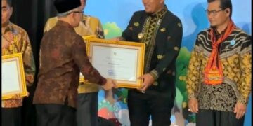 Pemkot Kendari Raih Penghargaan Revitalisasi Bahasa Daerah Dari Kementerian Pendidikan Dasar dan Menengah