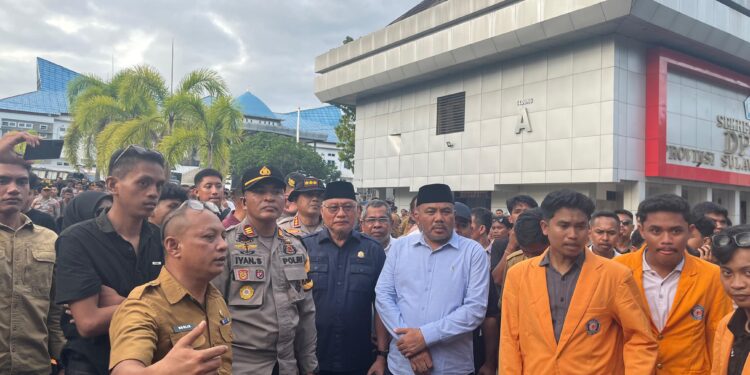 Polresta Kendari Kawal Penyampaian Aspirasi Mahasiswa di DPRD Sultra