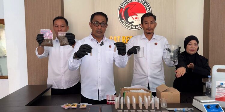 Polisi Bongkar Tempat Pembuatan Tembakau Sintetis di Kota Kendari
