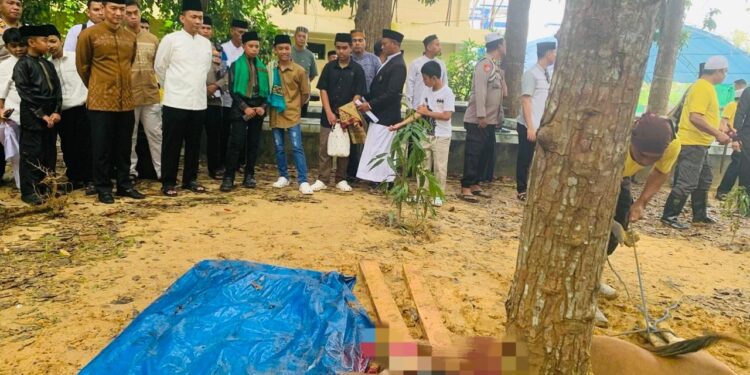 Polda Sultra Salurkan Ribuan Kupon Daging Kurban