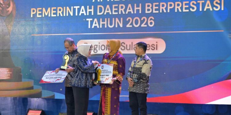 Kota Kendari Raih Terbaik II Kategori Penurunan Tingkat Pengangguran Region Sulawesi