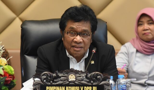 Ridwan Bae Minta Kementerian PU Perbaiki Ruas Jalan Desa Mantobua-Korihi