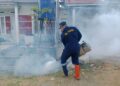 Pasca Banjir, Bid Dokkes Polda Sultra Fogging 156 Rumah Warga di Kendari